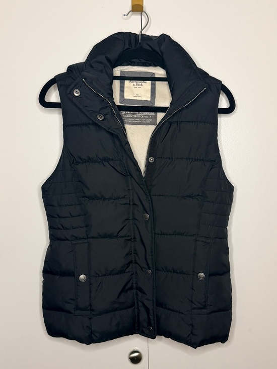 Abercrombie & Fitch Jackets & Blazers - Abercrombie & Fitch Vintage Black Puffer Vest